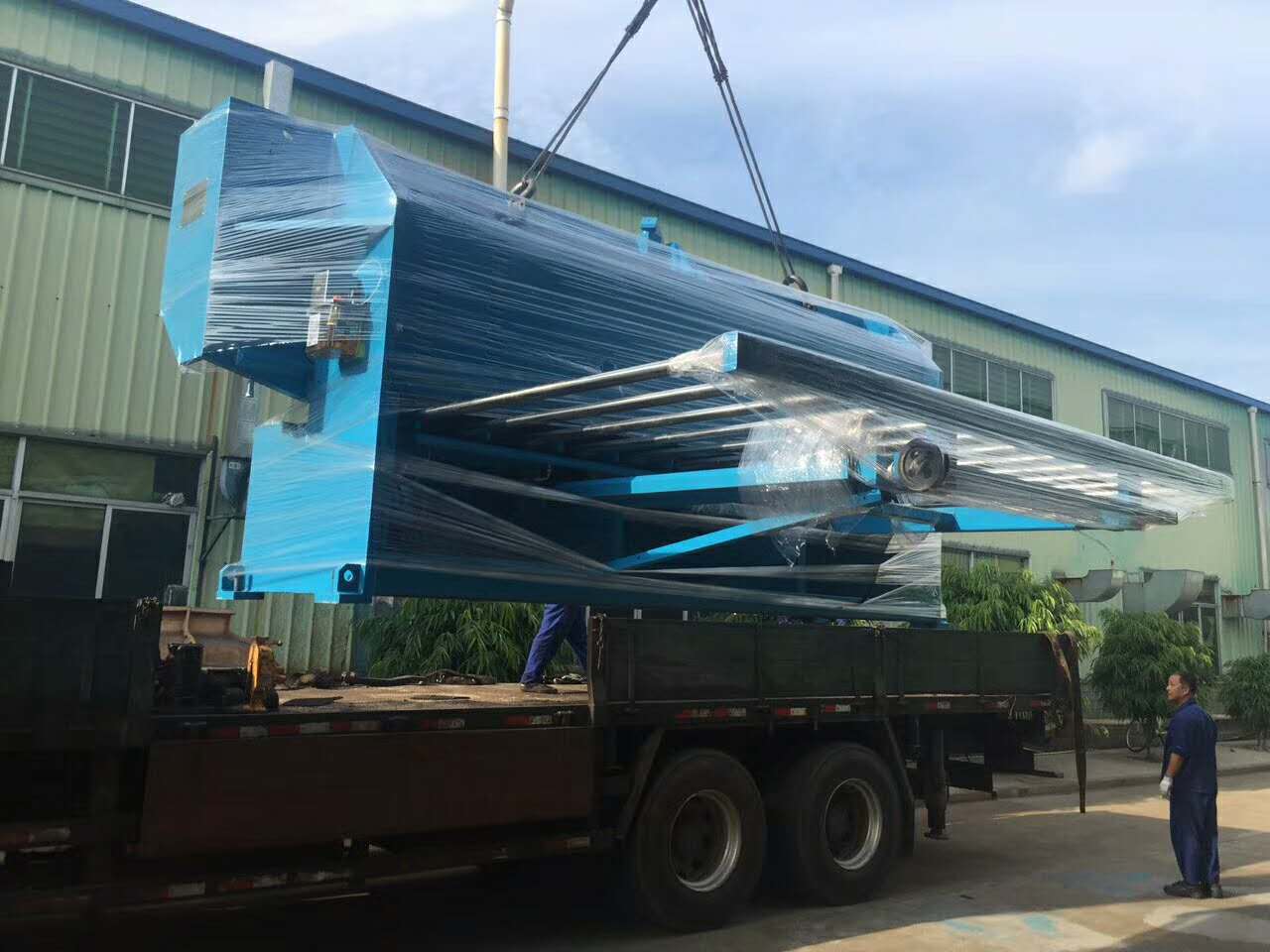 感謝廣州泰龍裝飾惠購國輝刨槽機折彎機